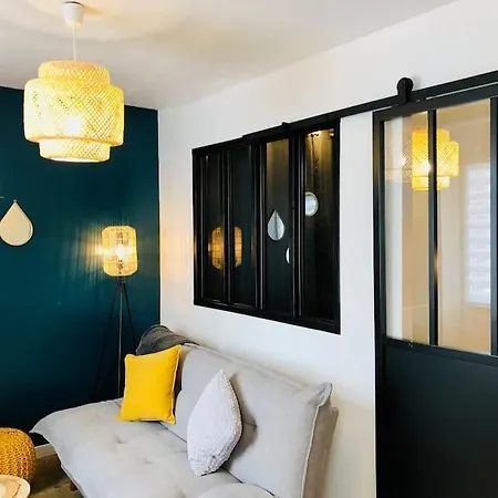 Joli Cosy Apartment *